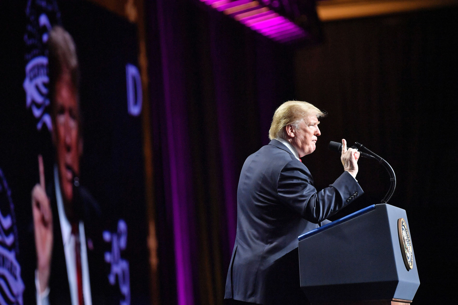 NO.trump.011519.128.JPG